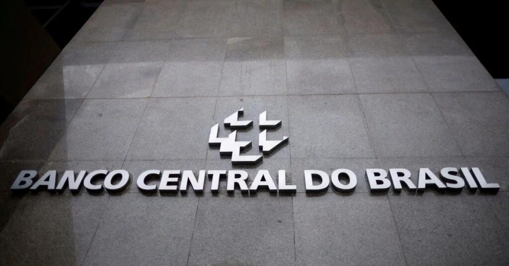 PF investiga influenciadores após campanha digital contra o Banco Central