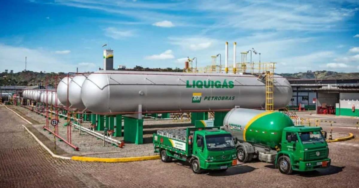 Transporte de gás natural da Petrobras, simbolizando reajuste do preço do gás natural