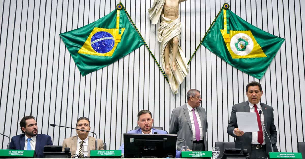 Alece aprova criação de cargos para Seduc e Pefoce em sessão plenária