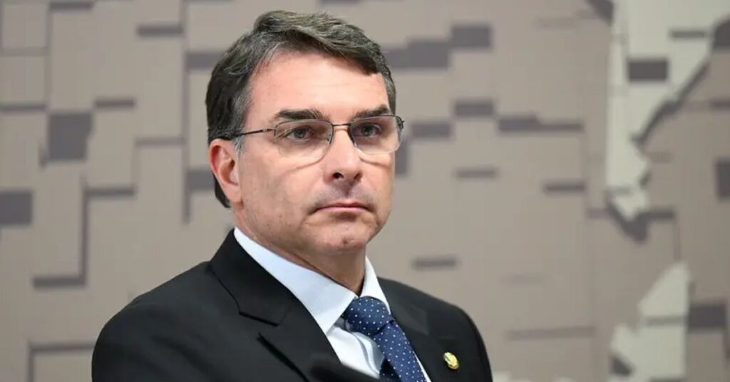 Flávio Bolsonaro durante evento oficial em Brasília