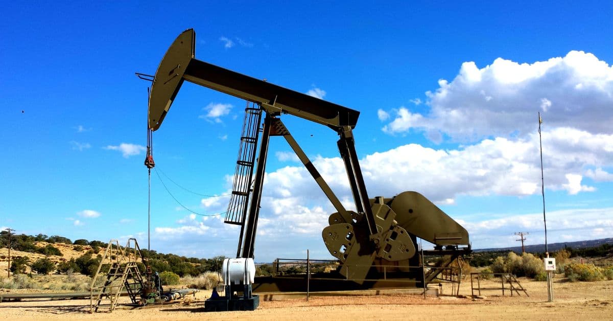 O Estreito de Ormuz é um canal marítimo estratégico vital para exportação que conecta o Golfo Pérsico ao Golfo de Omã e ao mar aberto