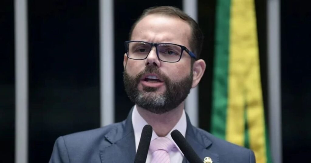 Jorge Seif discursa após decisão sobre cassação de Jorge Seif no TSE