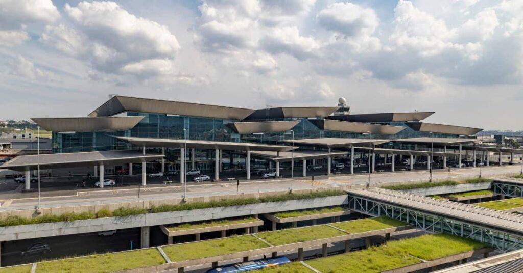 drones no Aeroporto de Guarulhos durante suspensão de voos
