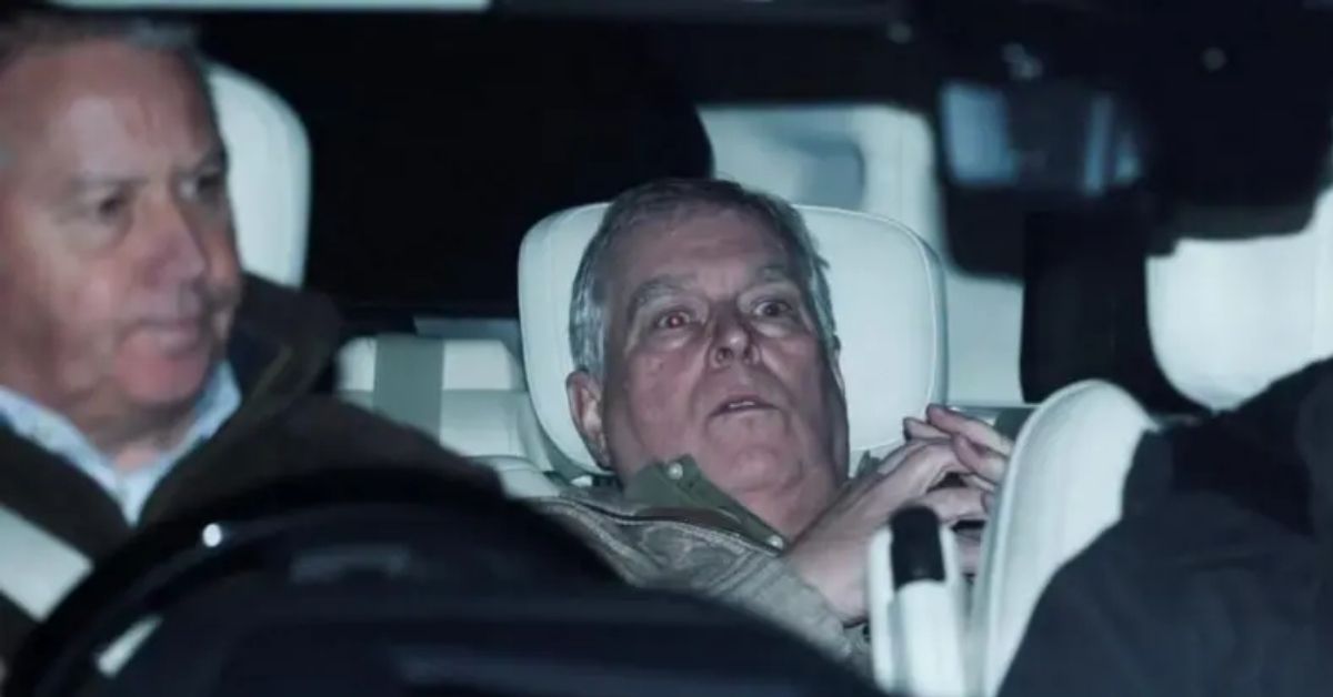 ex-príncipe Andrew é liberado e deixa delegacia no Reino Unido após investigação