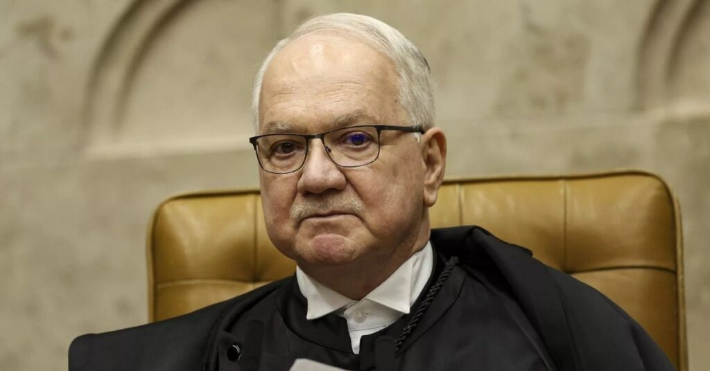 Fachin adia reunião sobre Código de Ética no STF durante sessão no plenário