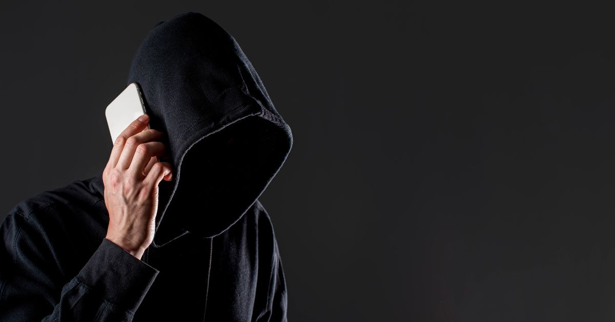 golpe de falso funcionário aplicado por ligação telefônica