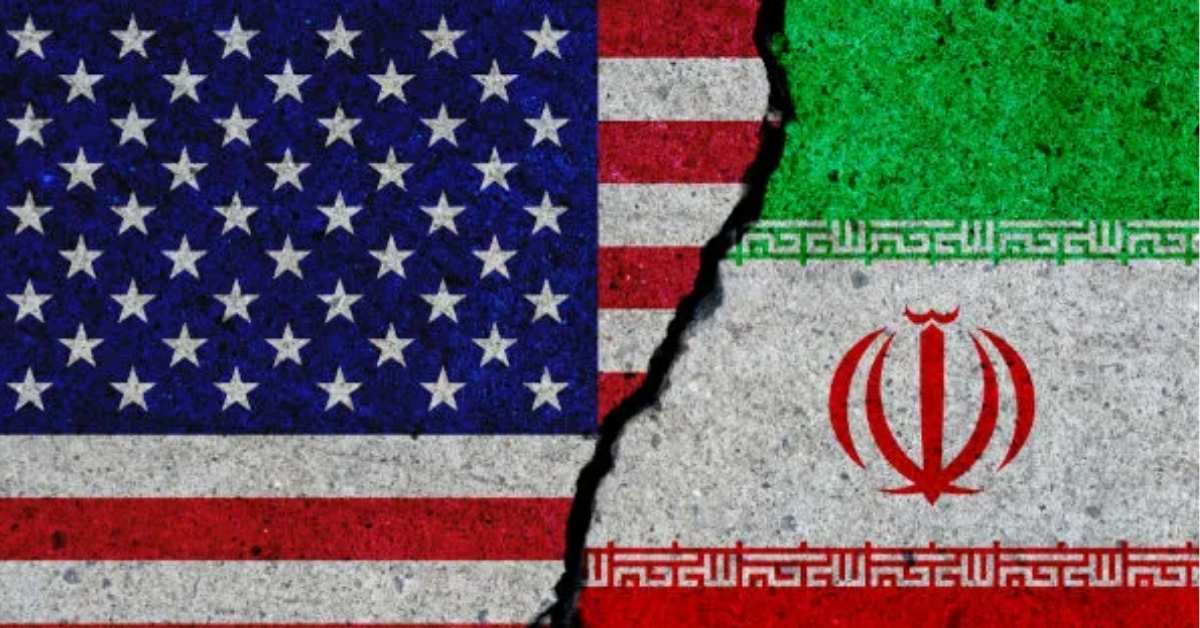 Bandeiras dos Estados Unidos e do Irã simbolizam as negociações nucleares mantidas sob pressão militar e diplomática