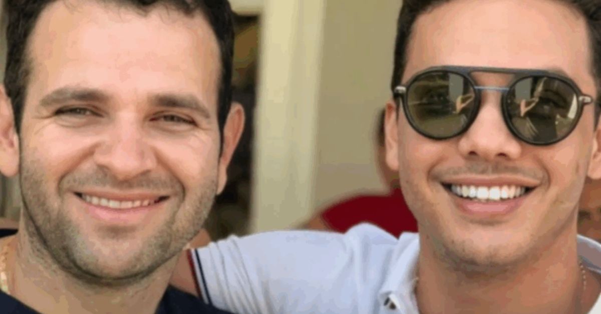 irmão de Wesley Safadão ao lado do cantor em foto publicada nas redes