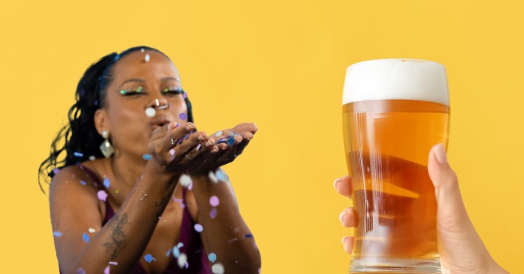 Preço da cerveja no Carnaval de 2026 com reajustes nos valores durante a festa