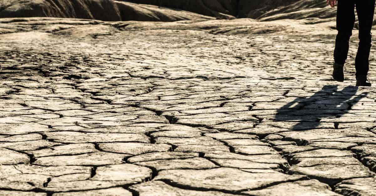 prejuízos climáticos no Brasil afetam economia em 2025