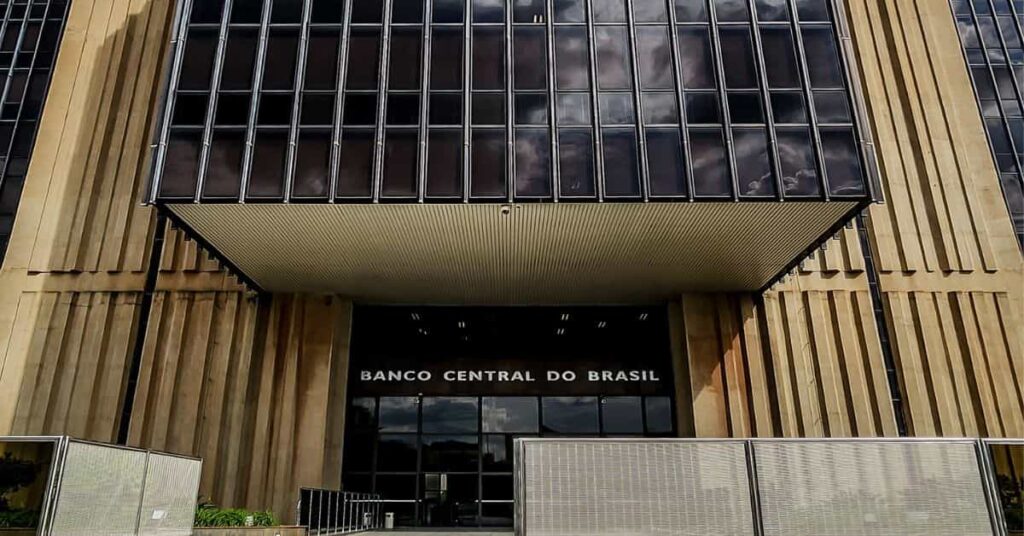 Relatório Focus com projeções de IPCA 2026 e Selic