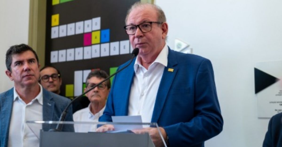 Ricardo Cavalcante discursa na abertura da Exposição “O Futuro das Profissões” no Ceará