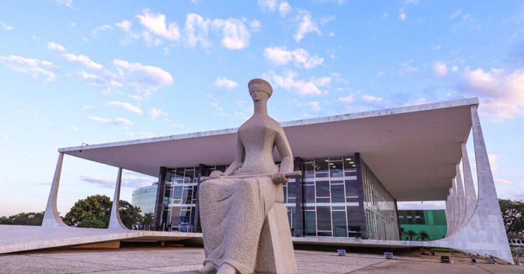 STF mantém pena maior a servidores em julgamento no plenário do Supremo Tribunal Federal