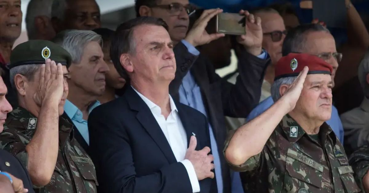 STM julga perda de patente de Jair Bolsonaro e réus militares do 8 de Janeiro