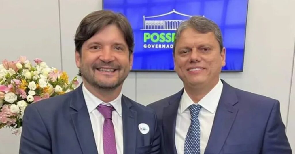 Vice de Tarcísio: André do Prado ao lado do governador Tarcísio de Freitas