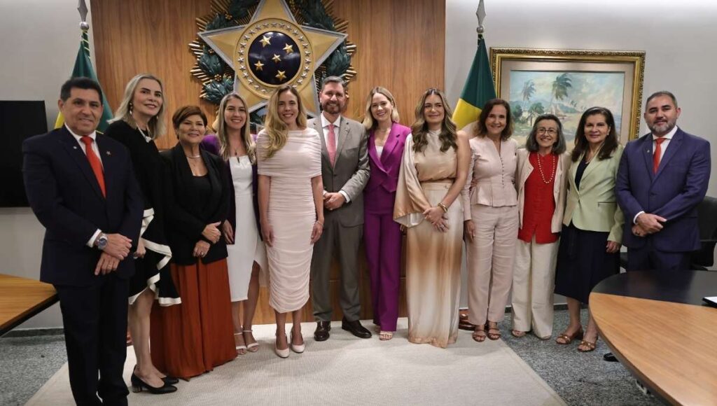 Autoridades participam de evento da Alece para lançamento do pacto contra feminicídio no Ceará