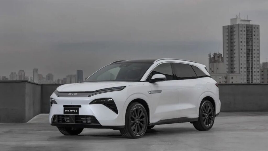BYD Atto 8 SUV híbrido plug-in de sete lugares anunciado pela BYD Carmais