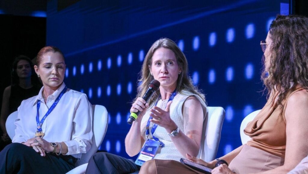 Carla Pontes, do Grupo Marquise, participa de painel na Feira da Indústria FIEC 2026