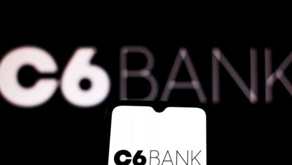 logo do C6 Bank em destaque após suspensão de consignados pelo INSS