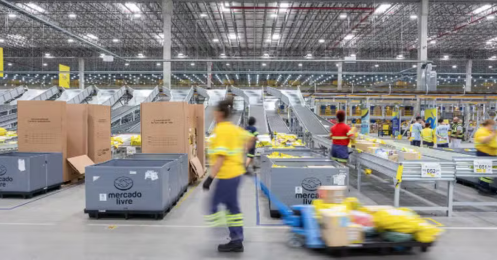 Centro de distribuição do Mercado Livre com operação logística e alta demanda por galpões logísticos no Brasil — Foto: Divulgação/Mercado Livre