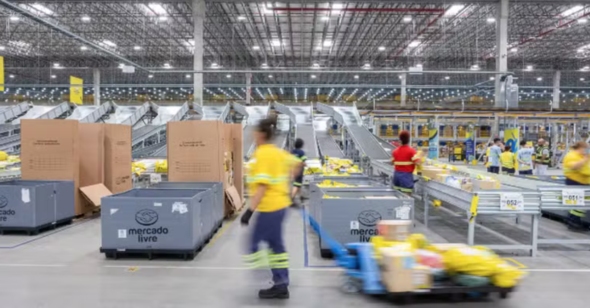 Centro de distribuição do Mercado Livre com operação logística e alta demanda por galpões logísticos no Brasil — Foto: Divulgação/Mercado Livre