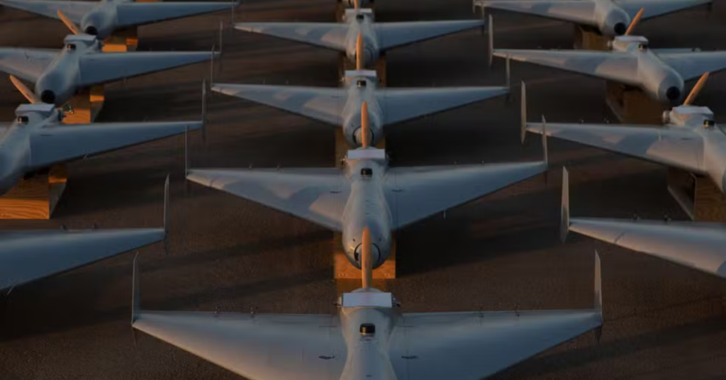 Drones militares alinhados em base aérea em meio a alerta de segurança nos EUA após ameaça ligada ao Irã — Foto: Divulgação/Exército dos EUA