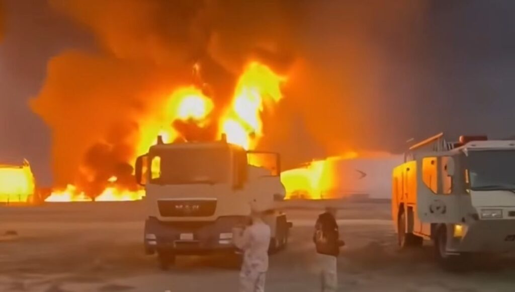 Explosões no aeroporto internacional do Kuwait após ataque do Irã durante conflito com EUA e Israel