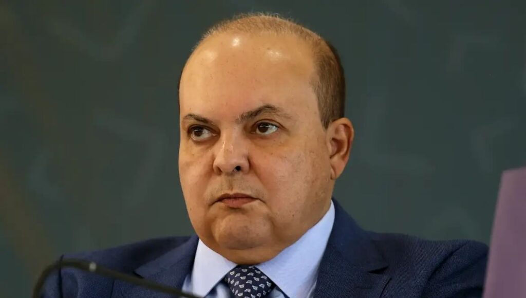 Governador do Distrito Federal, Ibaneis Rocha, citado em reportagem sobre contrato do escritório ligado a seu nome com fundo da Reag no caso Master