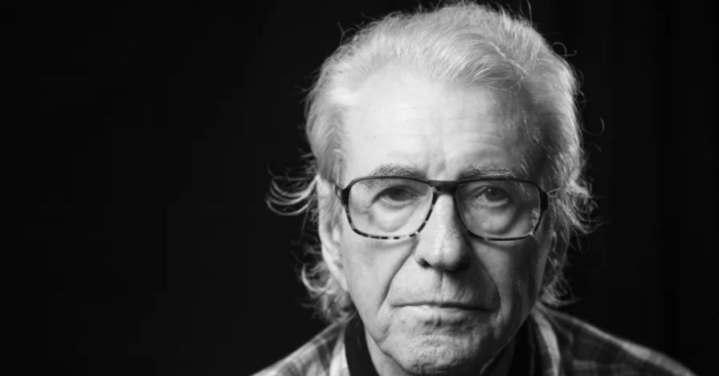 Juca de Oliveira ator brasileiro em retrato preto e branco - Foto: Reprodução/Redes Sociais