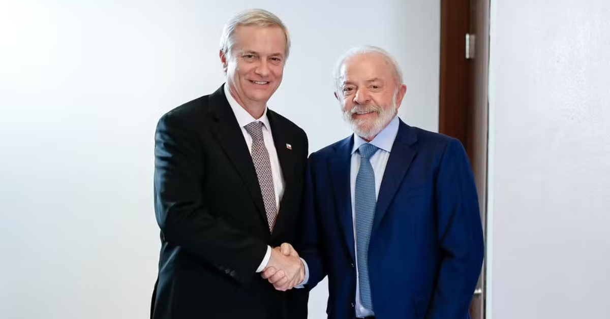 Lula cumprimenta José Antonio Kast em encontro entre presidentes do Brasil e do Chile - Foto: Divulgação/ PR