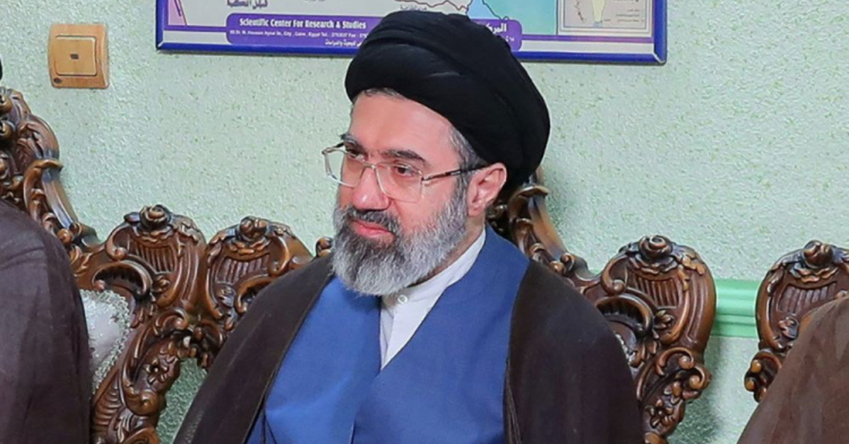 Mojtaba Khamenei, novo líder supremo do Irã, durante reunião oficial em Teerã - Foto: Reprodução/Yotuube