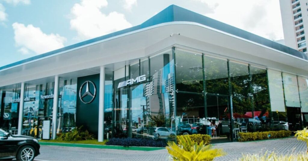 Fachada da Newsedan Mercedes-Benz em Fortaleza