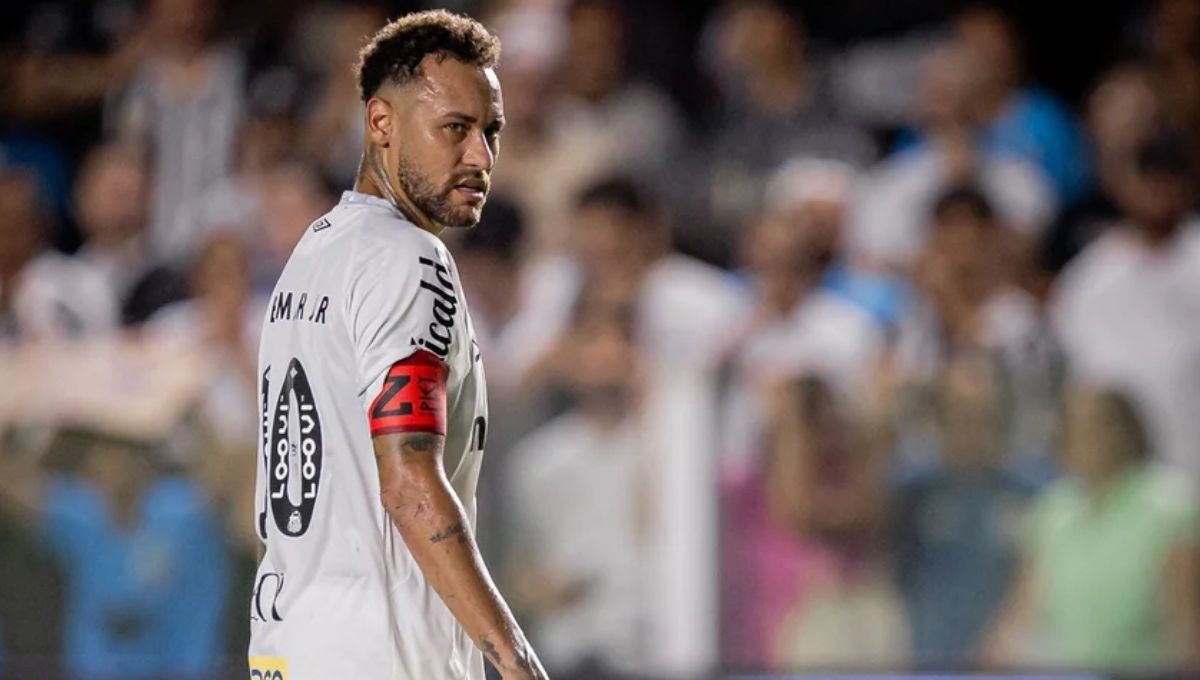 Neymar durante partida do Santos na Vila Belmiro
