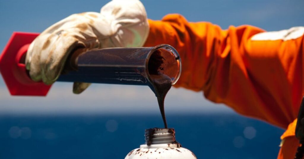 Preço do petróleo hoje reage à tensão no Estreito de Ormuz