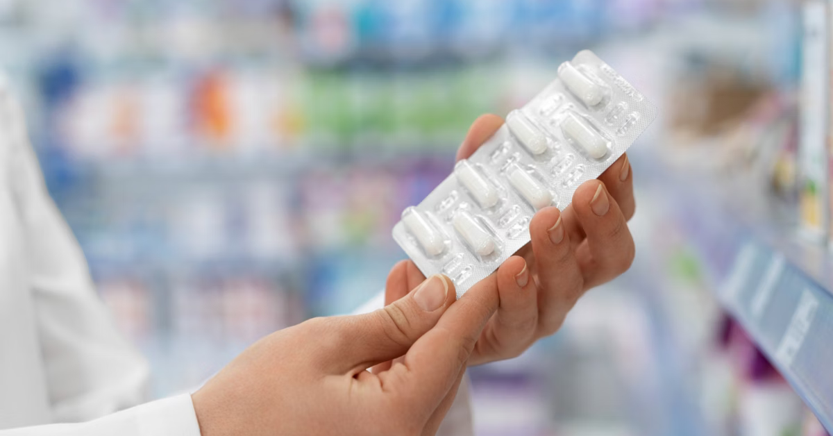 reajuste de medicamentos em 2026 com aumento de preços em farmácia no Brasil - Foto: Freepik