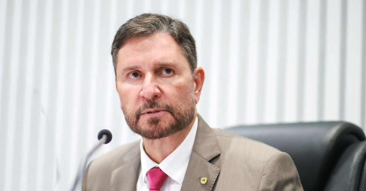 Romeu Aldigueri anuncia homenagem da Medalha Virgílio Távora na Alece