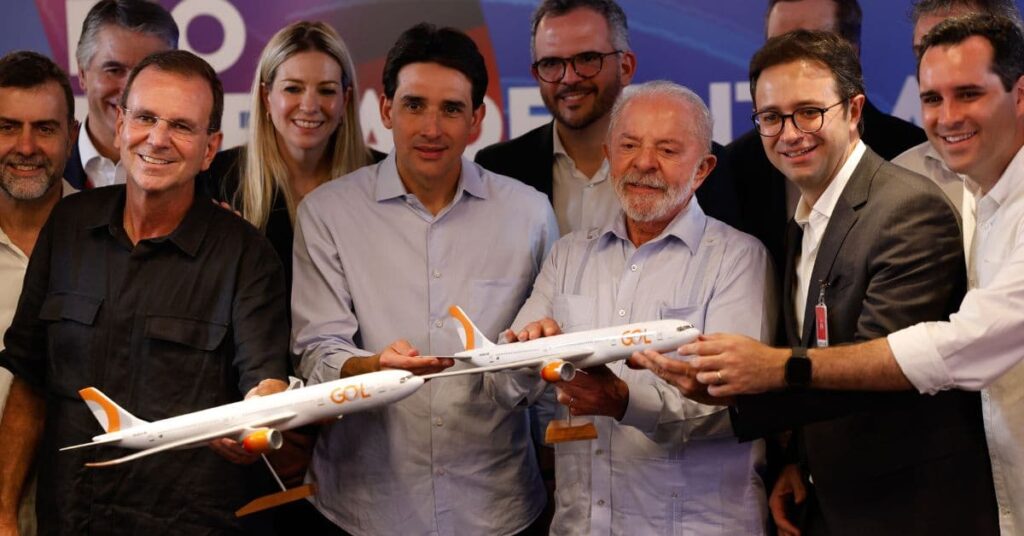 O presidente da República, Luiz Inácio Lula da Silva, acompanha o anúncio de um hub internacional da GOL no Aeroporto do Galeão para voos Brasil Nova York