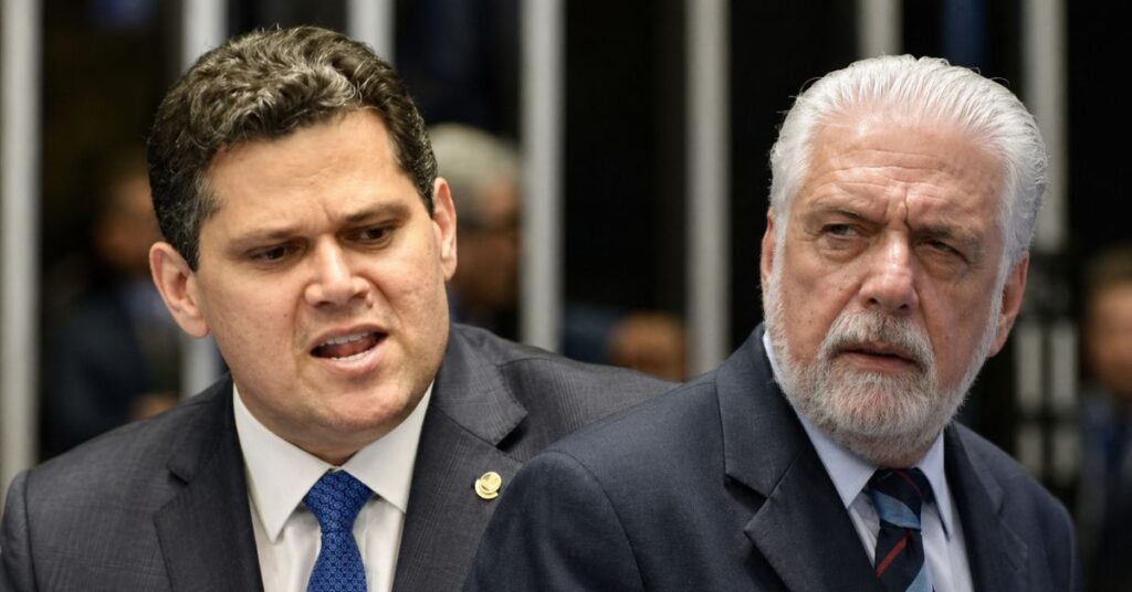 Davi Alcolumbre e Jaques Wagner em montagem sobre derrota de Jorge Messias e crise no voto secreto do Senado