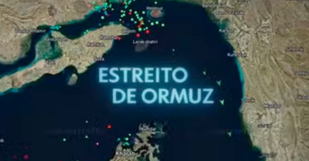 Navios cruzam o estreito de Ormuz após reabertura que derrubou o preço do petróleo e pode reduzir gasolina no Brasil - Foto: Reprodução/Redes Sociais