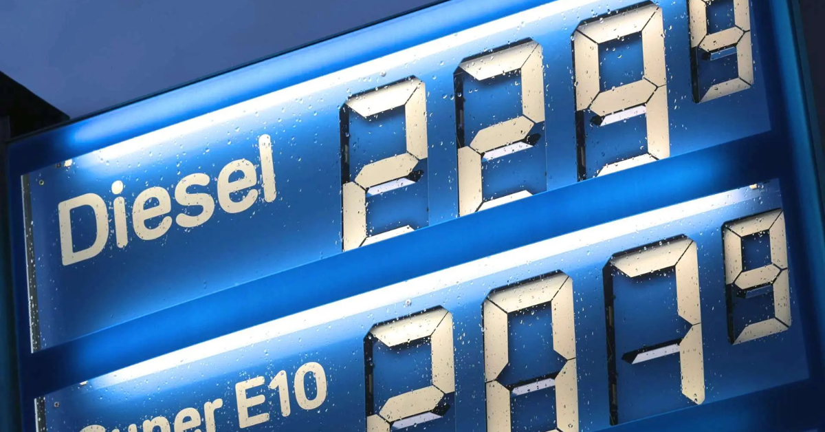 Painel de posto de combustível mostra alta no preço do diesel e gasolina em meio à crise do petróleo global - Foto: Reprodução