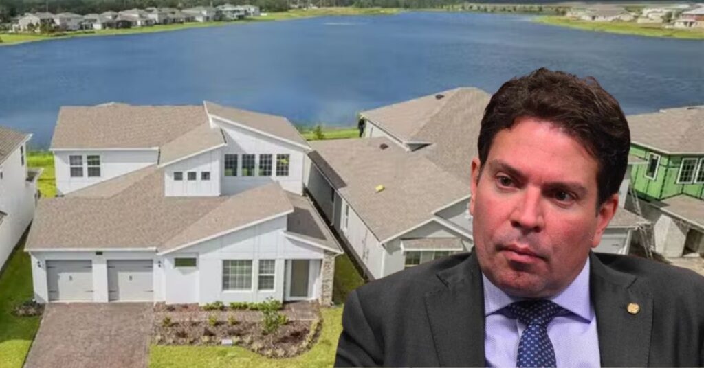 Casa onde Ramagem vivia em Orlando nos EUA, imóvel de alto padrão com vista para lago