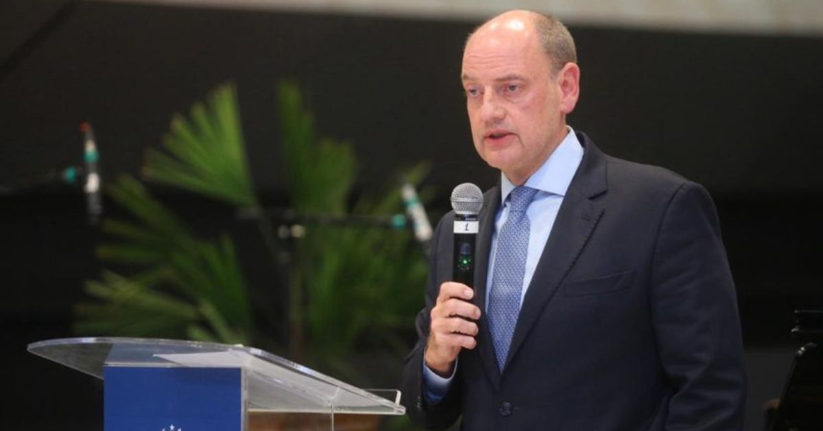 Ricardo Couto fala em evento do Governo do Rio de Janeiro durante auditoria sobre contratos e cargos comissionados no Estado