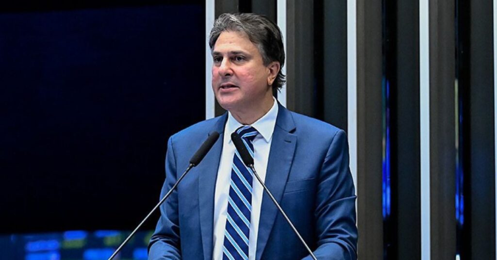Senador Camilo Santana, relator de contratos de crédito externo para o Pecém Verde e transição energética no Pecém.