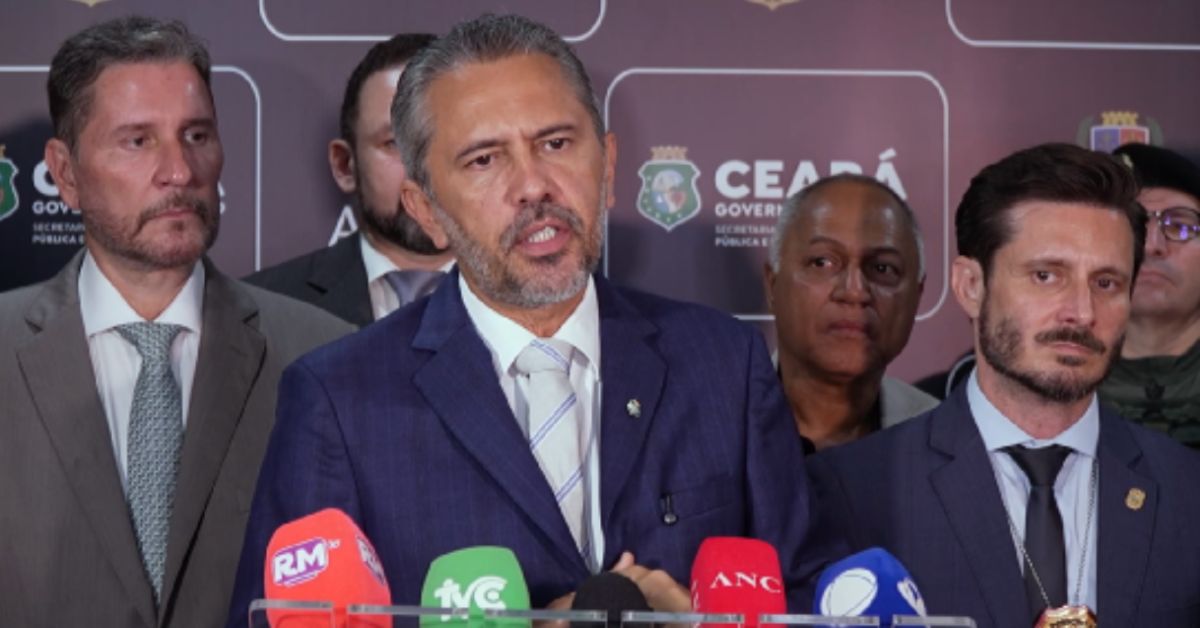 Elmano de Freitas fala durante evento da segurança pública no Ceará após criticar a classificação de PCC e CV como terroristas pelos EUA
