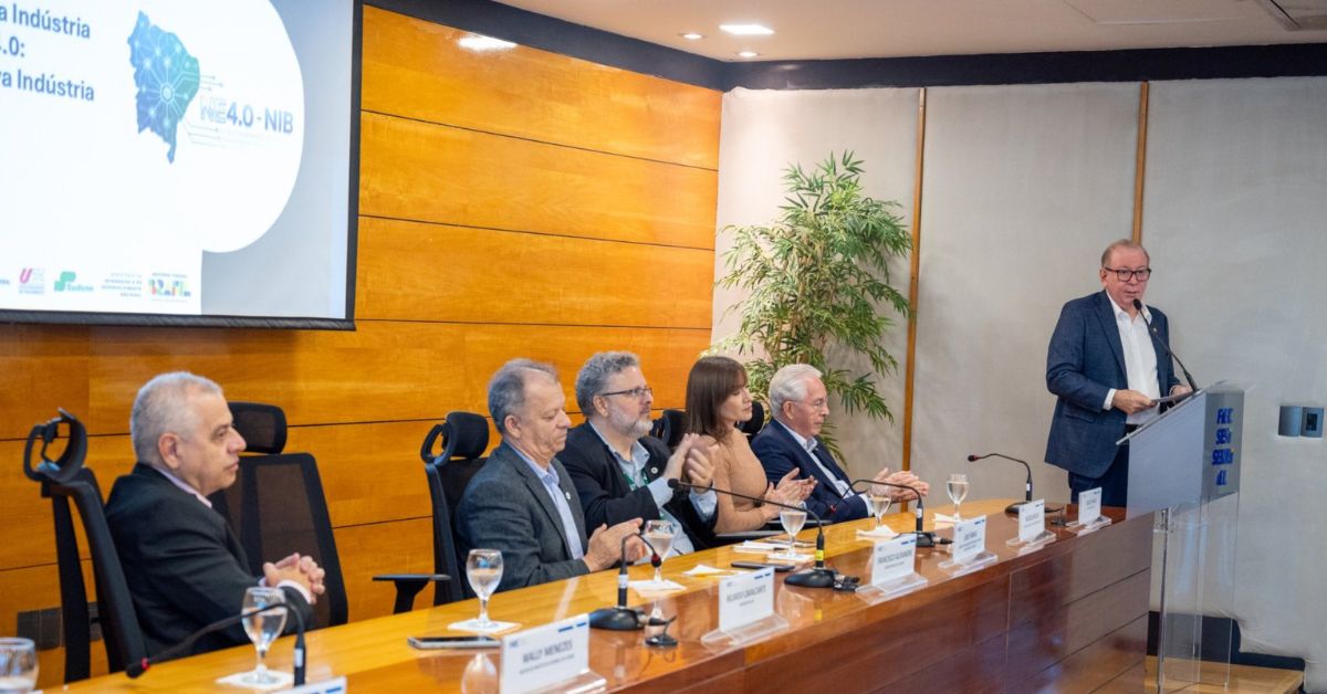 Lançamento da Nova Indústria Brasil no Ceará com representantes da Sudene, FIEC e IFCE em evento sobre o Programa NE 4.0