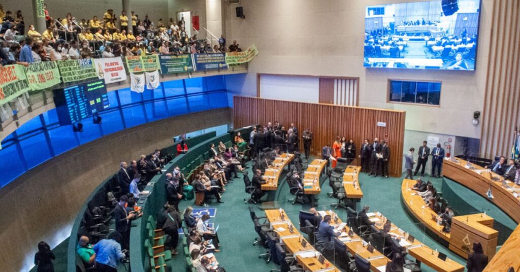 Plenário da CLDF durante sessão em Brasília