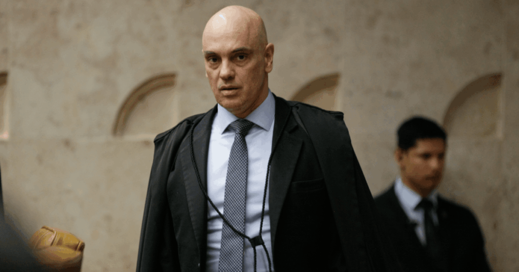 Ministro Alexandre de Moraes durante sessão do STF em meio à disputa judicial envolvendo Rumble e Trump Media nos Estados Unidos.