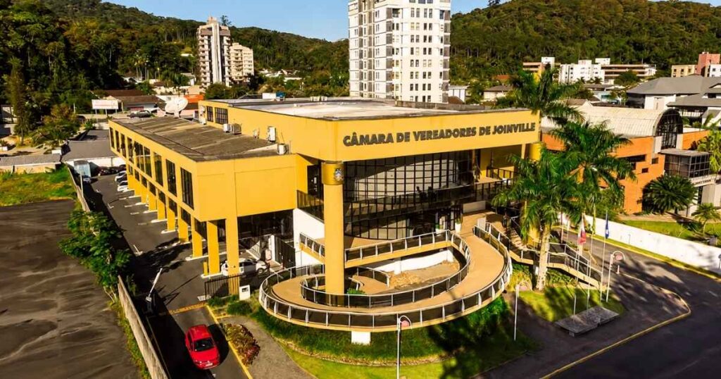 Prédio da Câmara de Vereadores de Joinville, em Santa Catarina, que publicou edital de concurso público com salários de até R$ 9,8 mil.