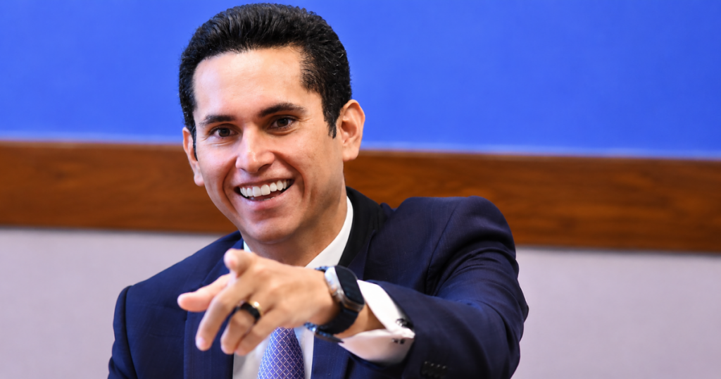 Deputado Domingos Neto, do PSD do Ceará, após ser eleito presidente da Comissão Mista de Orçamento do Congresso Nacional.