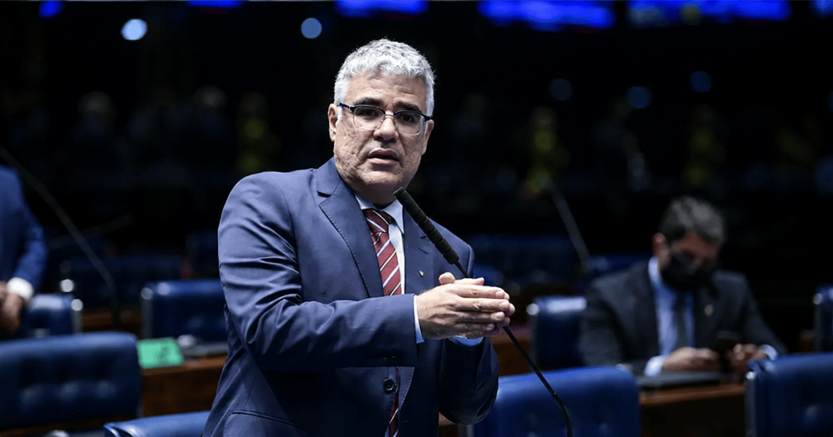 Senador Eduardo Girão discursa no plenário do Senado ao comentar julgamento da família Vorcaro e criticar a suspensão da Lei da Dosimetria pelo STF.